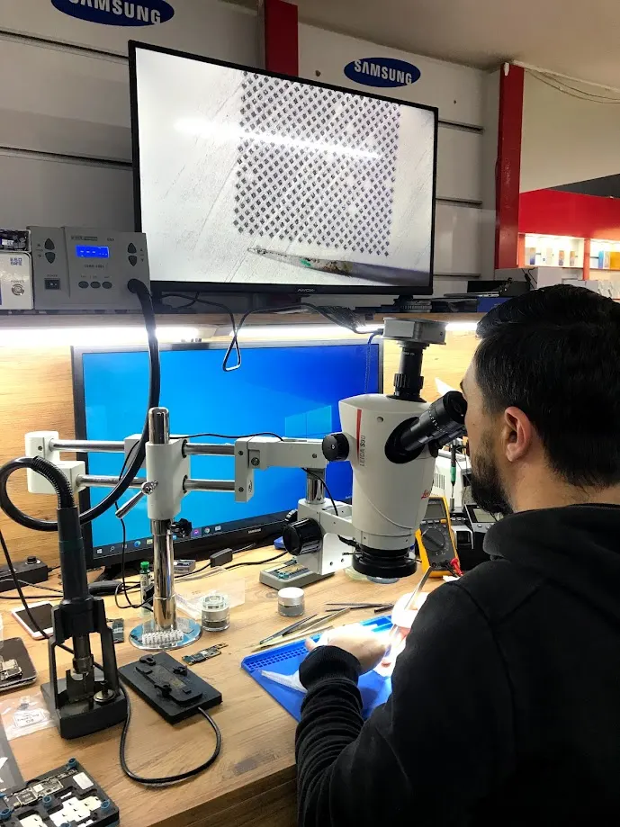 iPhone onarımında kullanılan teknik ekipman